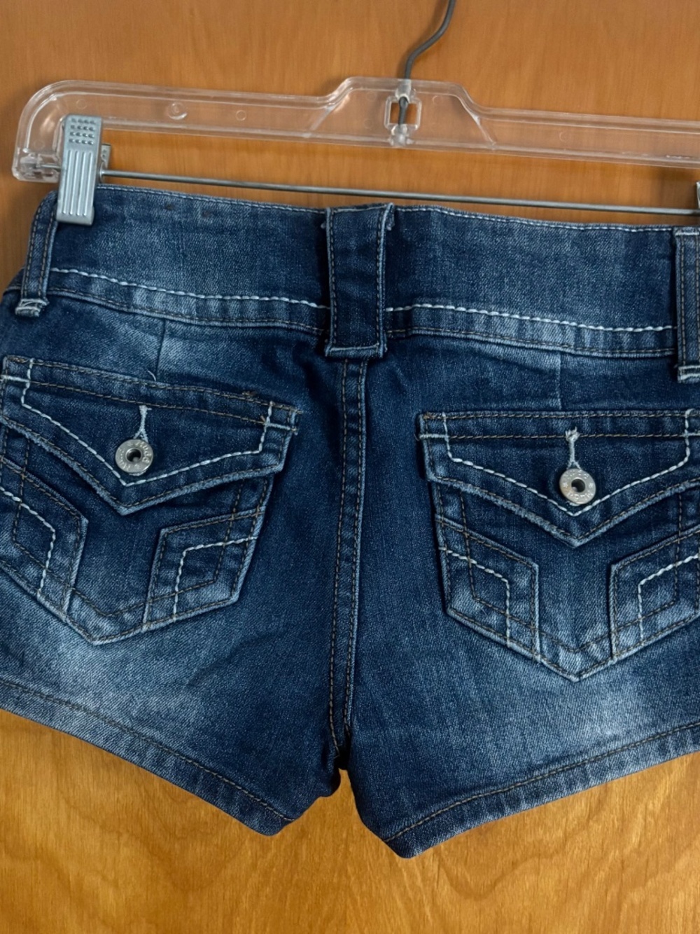 MUDD Jean shorts - Picture 2 of 4